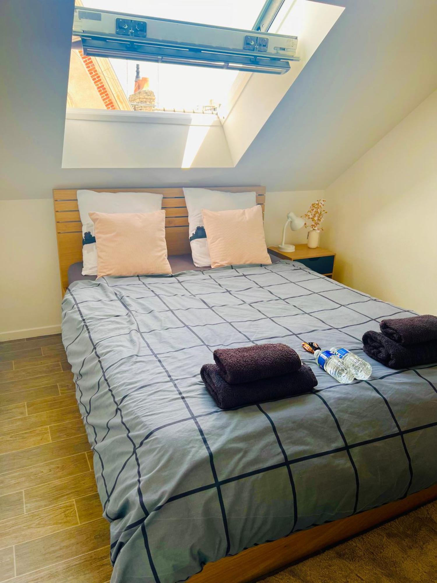 Superbe Appartement Tres Calme Et Confortable Reims Ngoại thất bức ảnh